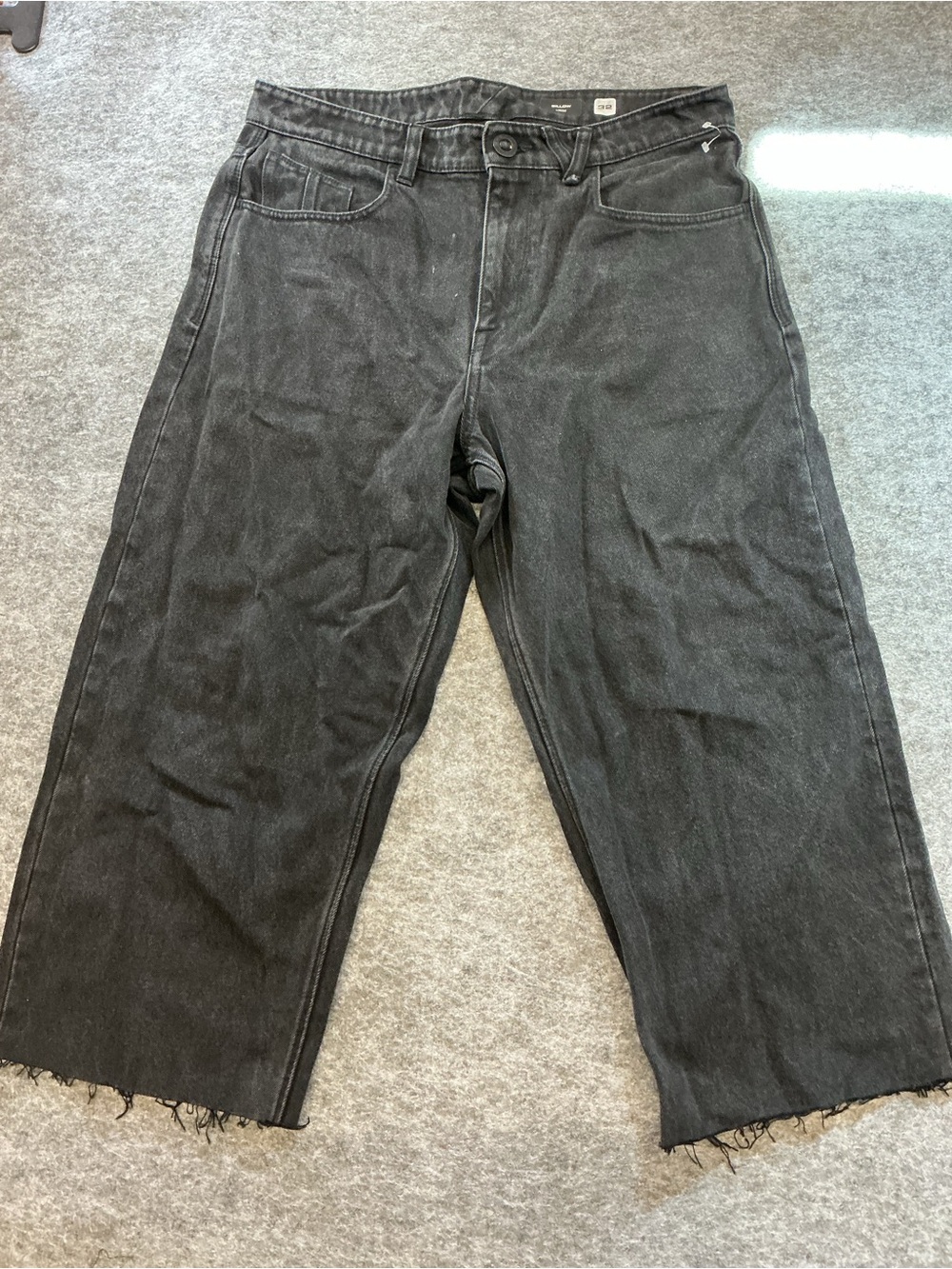 Billow Black Raw Hem Cropped Wide-Leg Jeans Size 32